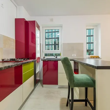 Apartament Coresi Апартаменти *