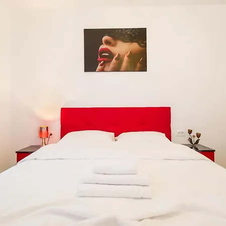 Апартаменти Apartament Coresi Брашов
