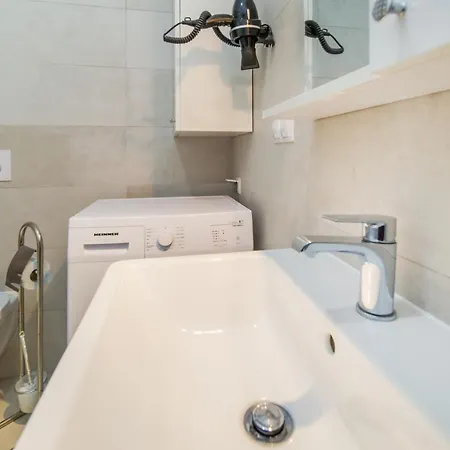 Apartament Coresi Апартаменти *